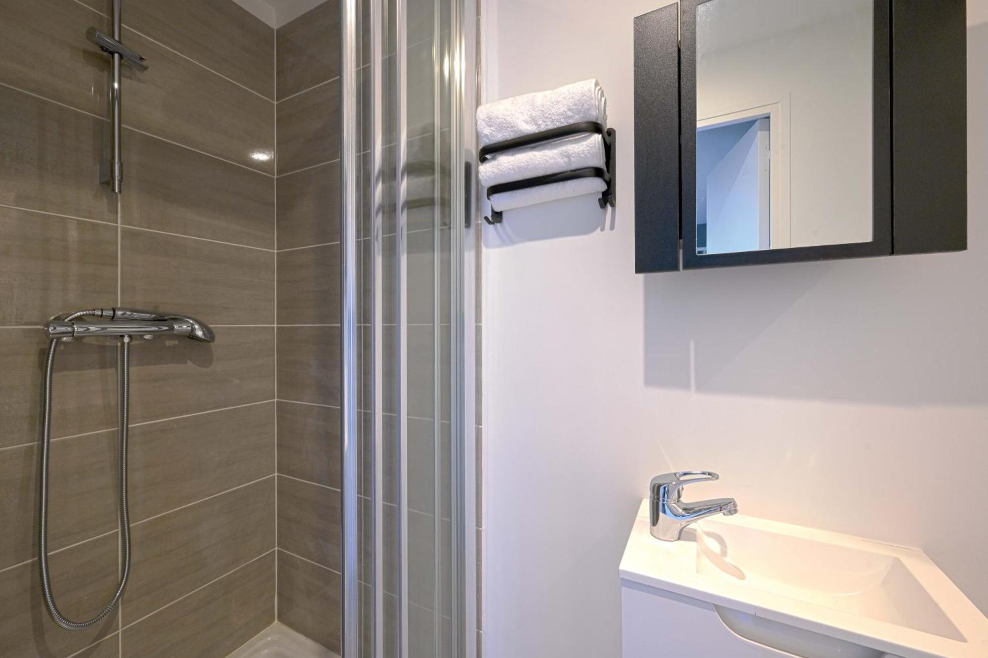 Modern Bright Apartment In Appart'Hotel Saint-Maur-des-Fosses Bagian luar foto